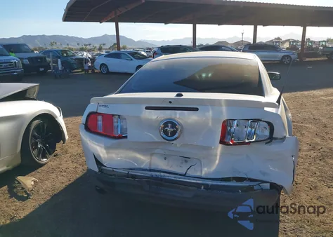 2012 Ford Mustang V6 Premium z USA, uszkodzony, nr VIN 1ZVBP8AM6C5270875